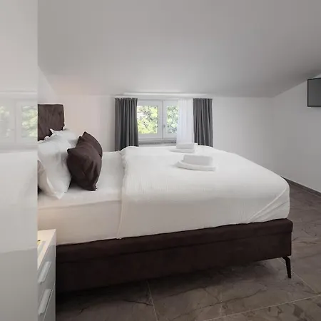 Palejo, Luxury 5 Bedroom & 5 Bathroom * Funtana